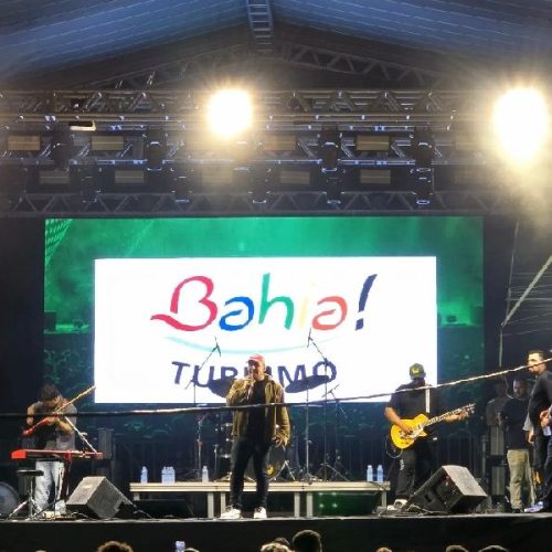 Louvor toma conta da praça e emociona fiéis no Dia do Evangélico em Livramento