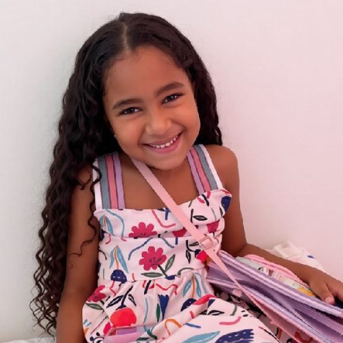 Menina de 7 anos morre eletrocutada ao tocar em chocadeira e tragédia abala Conceição do Coité