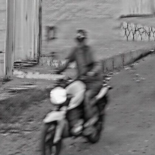 Moto furtada é encontrada abandonada em matagal de Brumado