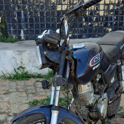 Motocicleta adulterada é apreendida pela CPRv/Brumado durante fiscalização em Guanambi