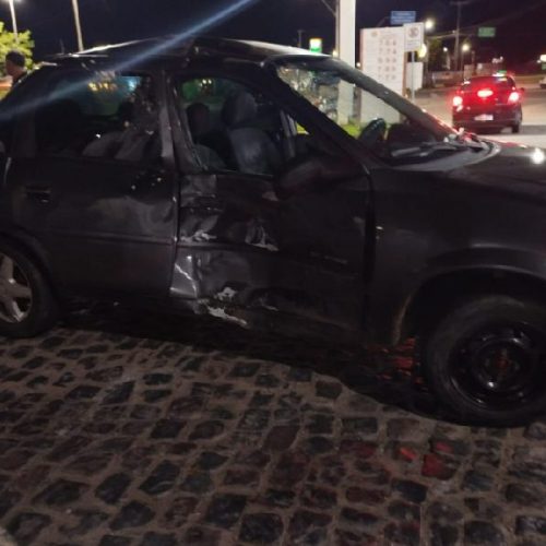 Motociclista fica ferido após grave colisão em avenida movimentada de Itapetinga