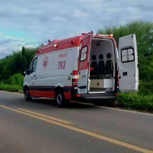 Motociclista sofre ferimentos graves após acidente na BR-122 em Urandi