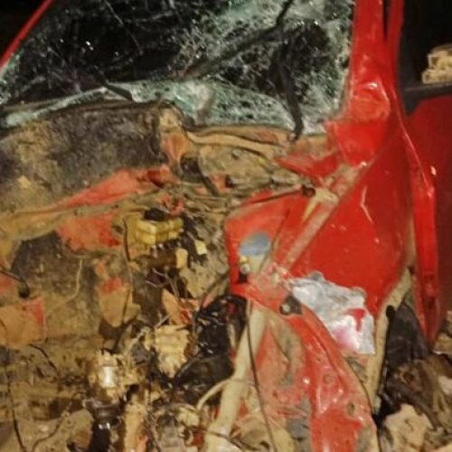 Motorista fica ferido após bater em trator sem sinalização em Malhada