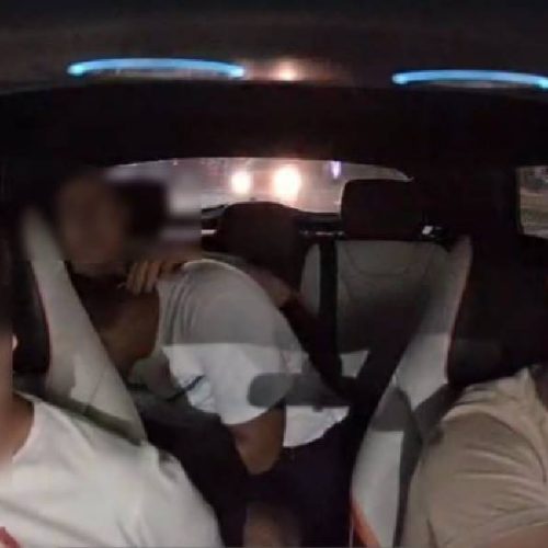 Motorista por aplicativo é agredido após casal praticar ato sexual dentro de carro em Salvador