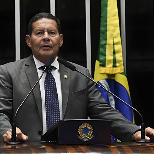 Mourão diz que saúde de Bolsonaro é grave e defende prisão domiciliar