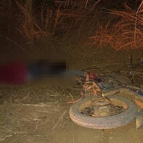 Mulher perde consciência após queda de moto em estrada rural de Iuiu