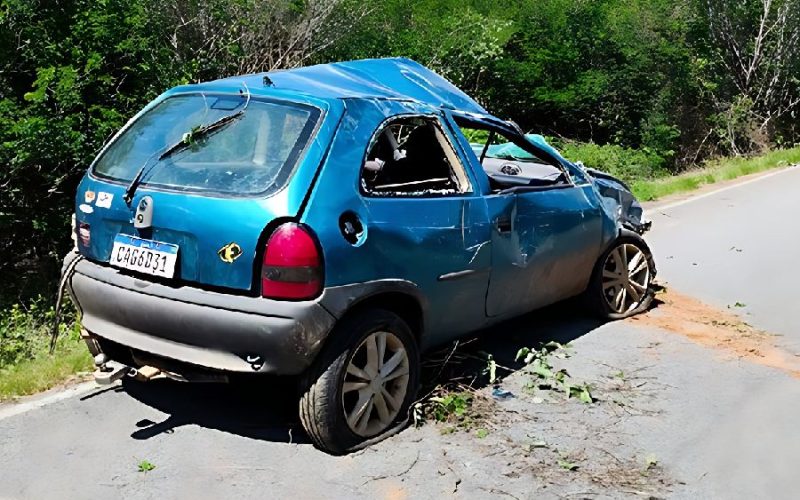 Músicos de Sebastião Laranjeiras sofrem acidente na BA-263