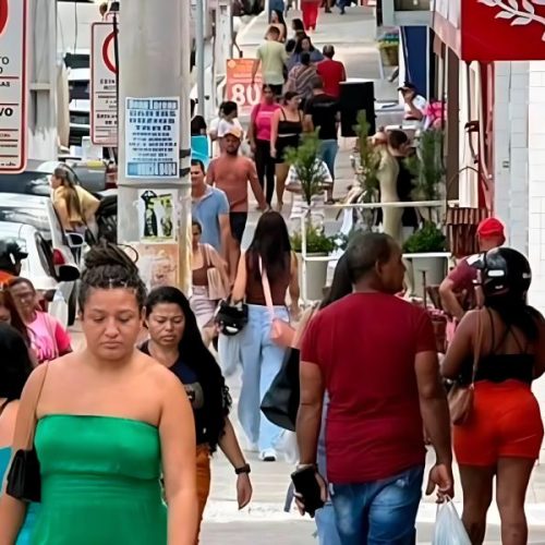 Natal Luz enche ruas, aquece comércio e muda o clima econômico de Brumado