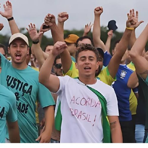Nikolas Ferreira recebe elogios de Castro e Nunes após ‘Caminhada pela Liberdade’