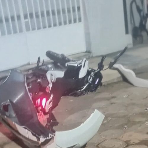 Motociclista fica gravemente ferido após colisão com carro em via movimentada de Brumado