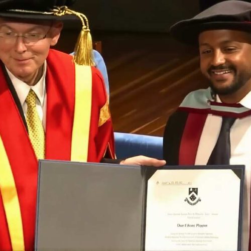 Baiano que trabalhou como flanelinha conquista PhD em universidade da Austrália