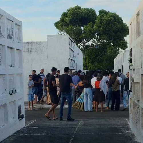 Violência na Bahia: Comoção marca sepultamento de bebê baleado na Região Metropolitana de Salvador