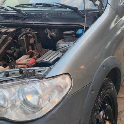 PETO apreende veículo com suspeita de adulteração em avenida movimentada de Livramento