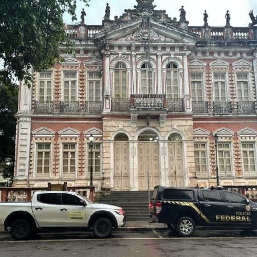 PF faz operação contra suspeita de fraude milionária na merenda escolar em Ilhéus