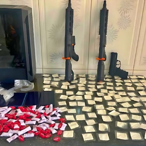 PM apreende drogas e materiais do tráfico em Ibipitanga