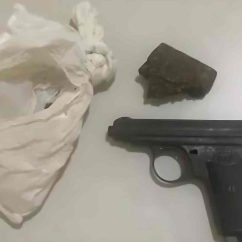 PM apreende pistola suíça e droga em casa abandonada na zona rural de Ibicoara