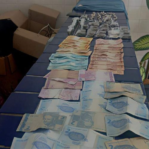 PM prende suspeito e apreende drogas prontas para venda em Brumado