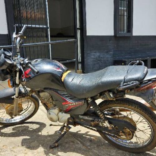 PM recupera moto furtada em Livramento e encontra veículo abandonado em Brumado