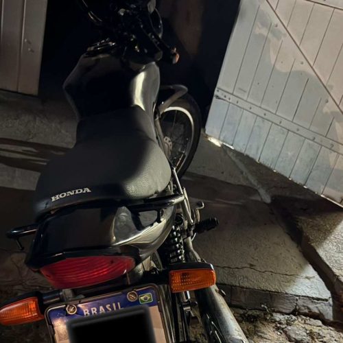 PM recupera motocicleta com restrição de furto em Paramirim