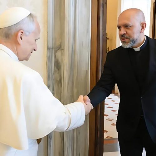 Padre brumadense integra missão da CNBB e é recebido pelo Papa Leão XIV no Vaticano
