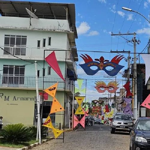 Paramirim antecipa feira livre para permitir folia de Carnaval