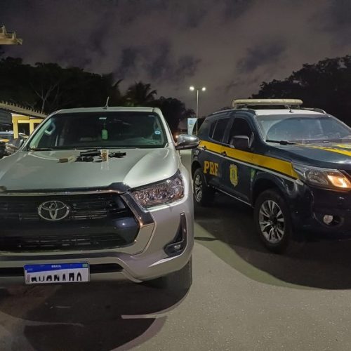 Perseguição na BR-415 termina com prisão, arma de grosso calibre e caminhonete roubada