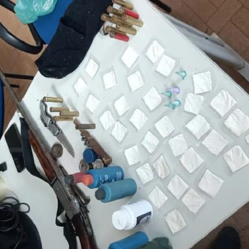 Polícia Militar fecha ponto de tráfico após denúncias de tiros perto de escola em Ibipitanga