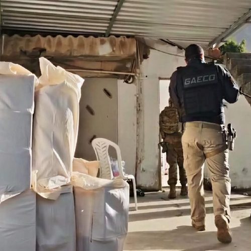 Polícia prende operadora financeira de facção baiana escondida no Vidigal, no Rio