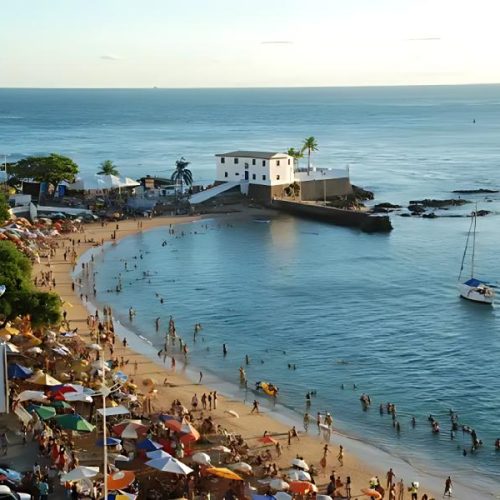 Porto da Barra entra em ranking internacional e vira destaque entre as melhores praias do Brasil