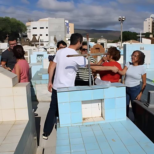 Prefeito Fabrício Abrantes entrega obra do Cemitério Senhor do Bonfim que preserva história e memória dos brumadenses