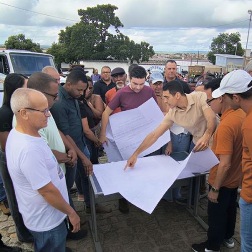 Prefeito anuncia pacote de obras milionárias e diz que Brumado vive explosão de empregos