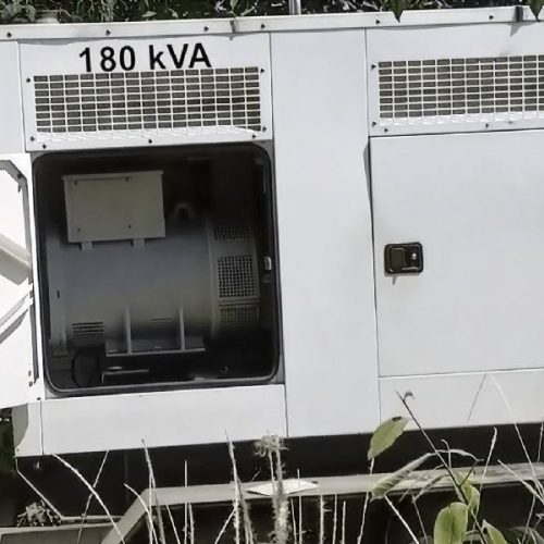 Prefeitura aluga gerador após 72 horas sem água e tenta conter crise em Feira da Mata