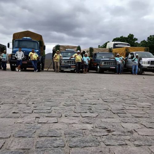 Romeiros de Ipiaú encaram 600 km em pau de arara para manter tradição religiosa