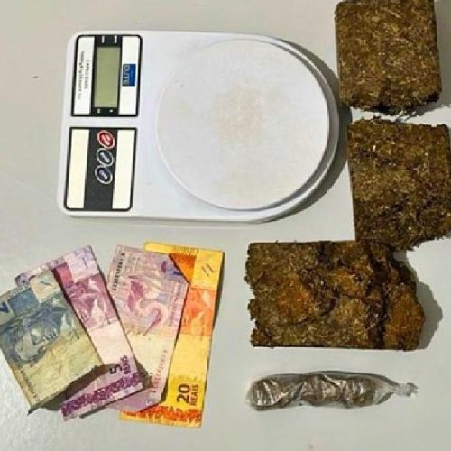 Rondesp flagra suspeito com drogas e dinheiro em Riacho de Santana