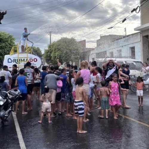 Rua 2 de Julho vira palco de alegria com Férias Animadas da Semed em Brumado