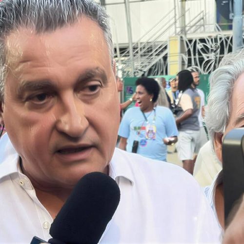 Rui Costa minimiza desempenho de Flávio Bolsonaro e alerta para polarização no país