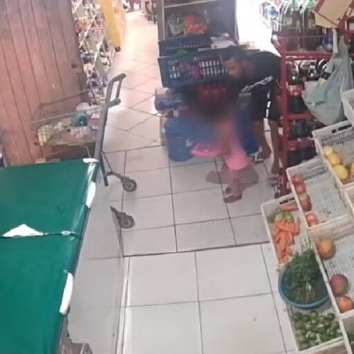 Suspeito de abusar de bebê é morto por multidão em Feira de Santana; caso choca e expõe fúria popular