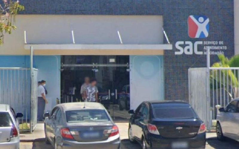 Suspeito invade SAC, causa confusão e desaparece antes da PM chegar