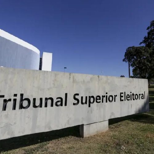 TSE propõe regras para eleições e evita ampliar normas sobre IA, mas restringe remoção de perfis