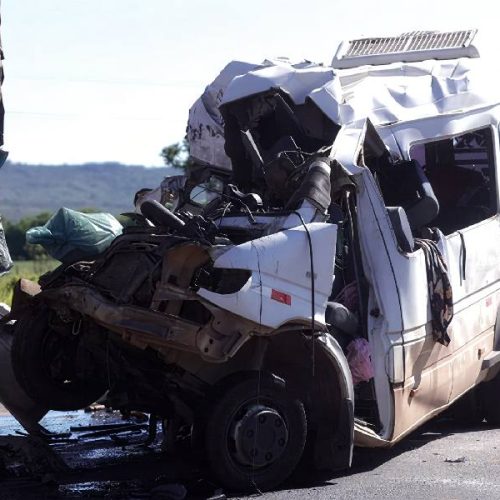 Van que saiu da Bahia deixa cinco mortos e 11 feridos