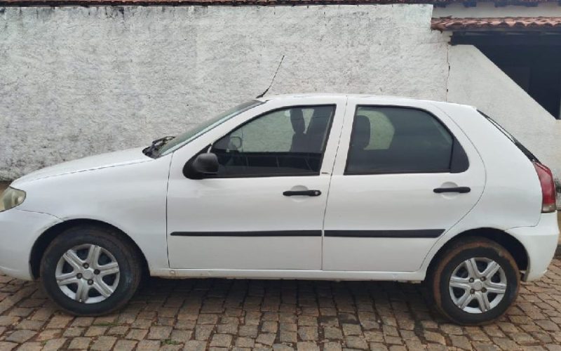 Veículo furtado em SP é encontrado pela polícia em Ibiassucê; motorista não foi localizado