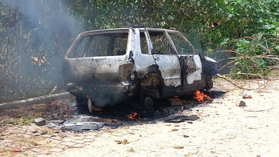 #Bahia: Veículo é encontrado incendiado no Bairro Dr. Juracy em Brumado