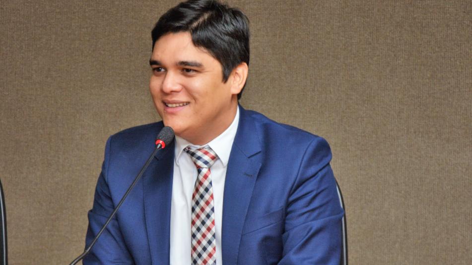 Vitor Bonfim anuncia sua pré-candidatura à Câmara Federal