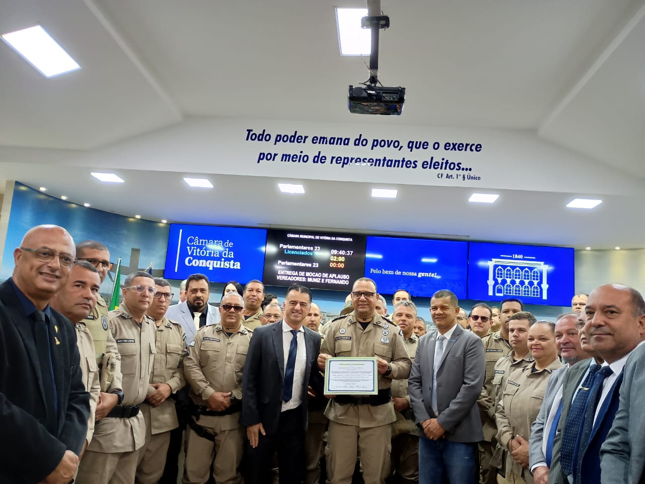 Câmara aplaude comandante da Companhia de Policiamento Rodoviário de Brumado por destaque em operações