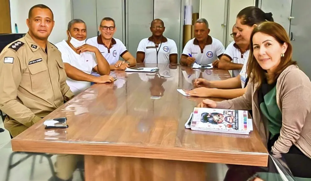 Escola Cívico-Militar de Brumado planeja segundo semestre com foco em esporte, cultura e cidadania