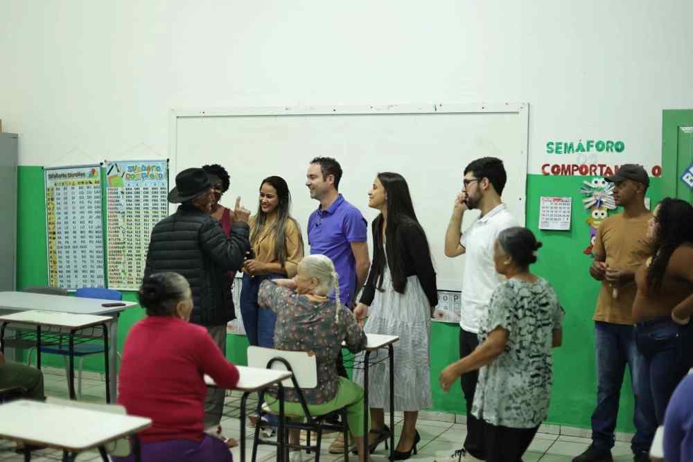 Prefeitura de Brumado leva alfabetização a jovens, adultos e idosos da zona rural