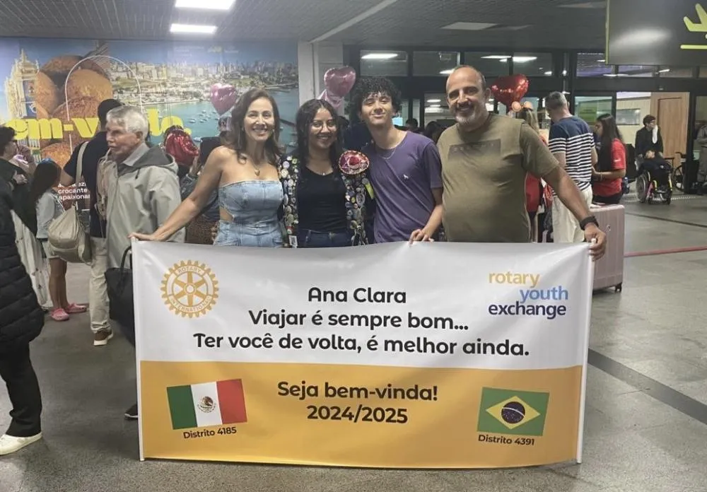 Rotary Club de Brumado celebra volta de Ana Clara após destaque no México