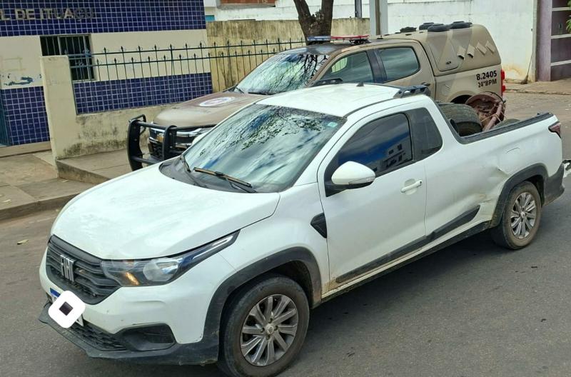 Polícia recupera veículo com restrição de roubo durante operação em Ituaçu