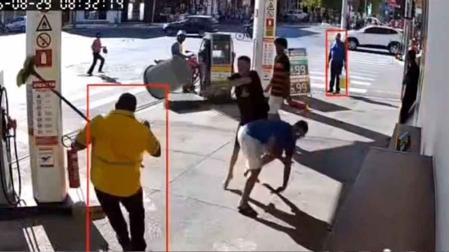 Briga no posto de gasolina faz frentista reagir a ataque de três jovens em Bom Jesus da Lapa