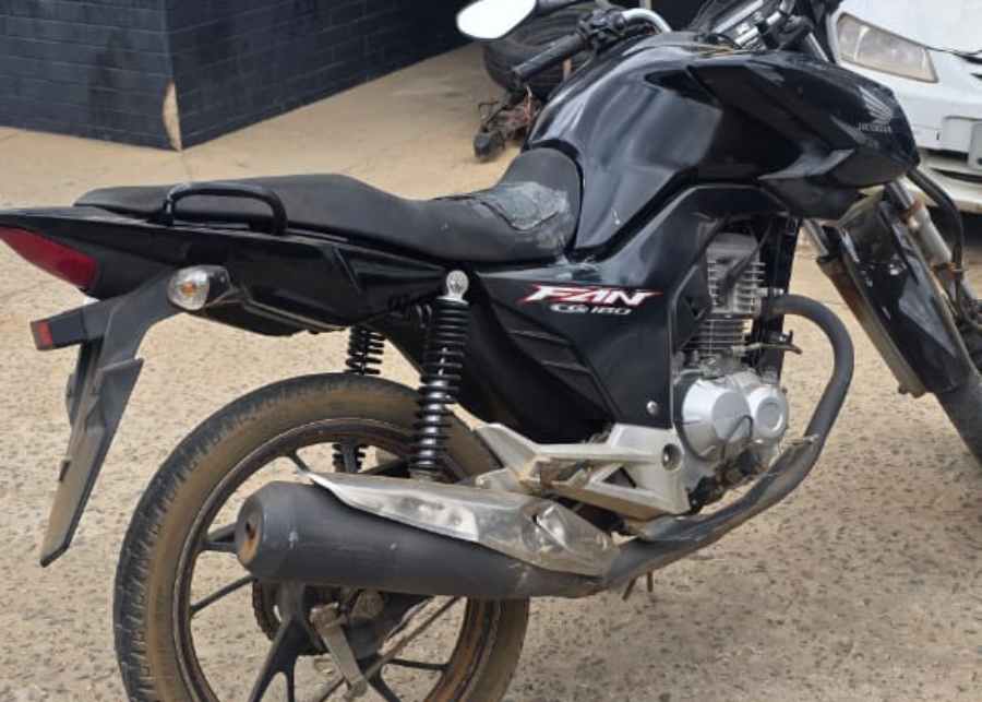 CIPRv/Brumado recupera motocicleta roubada durante fiscalização em Brumado